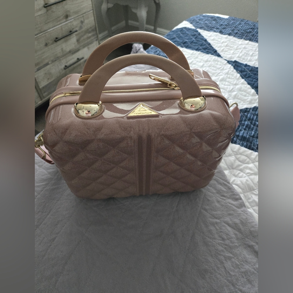 TriForce Pink Shimmer Train Case/ Chic Quilted Travel Bag